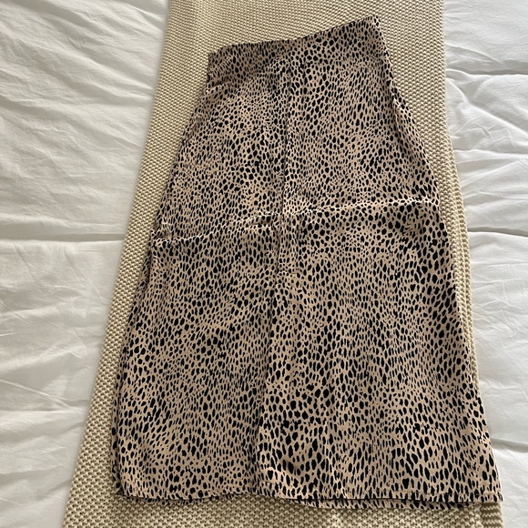 Brandy Melville Midi Leopard Skirt - Picture 2 of 2